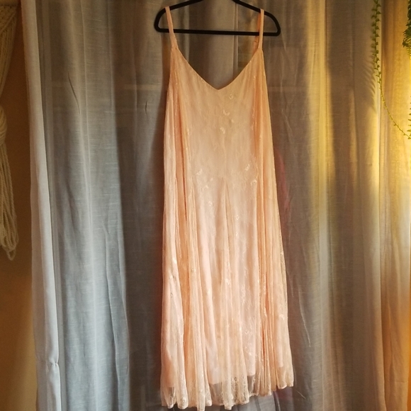 Torrid Runway Collection Light Pink Lace Dress - Picture 1 of 5